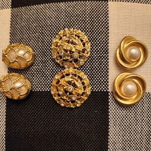 PRACTICALLY GIVING - Vintage Shoe Clips, Elegant Gold Tone, Faux Stone Settings